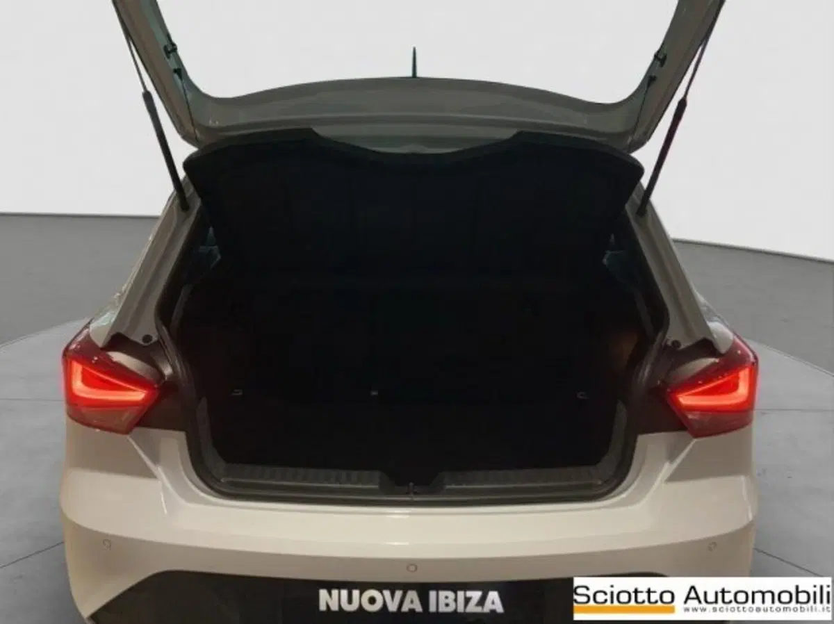 SEAT Ibiza nuova a Messina (18)