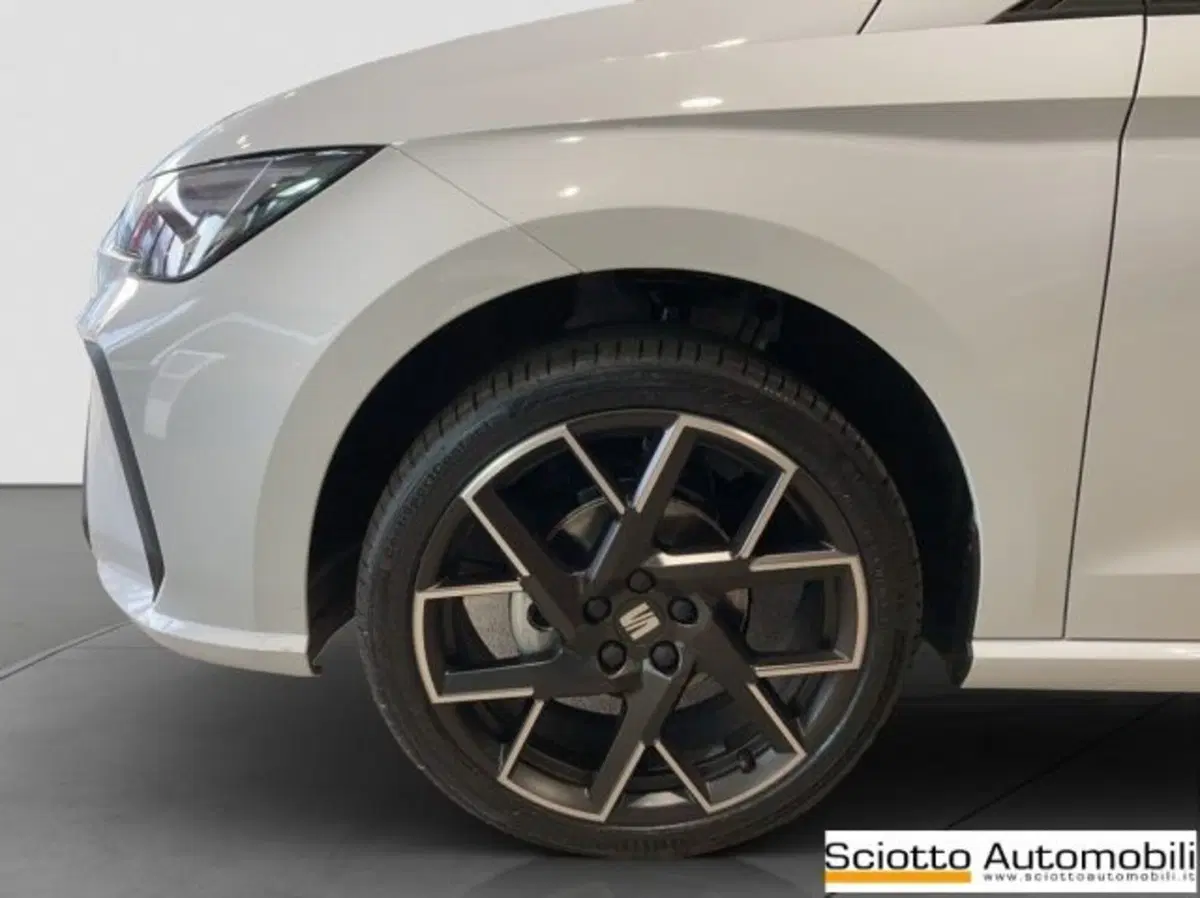 SEAT Ibiza nuova a Messina (20)