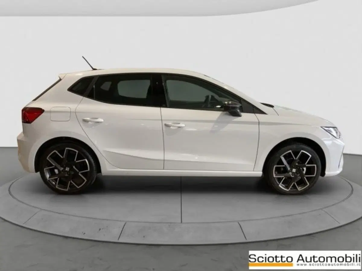 SEAT Ibiza nuova a Messina (7)