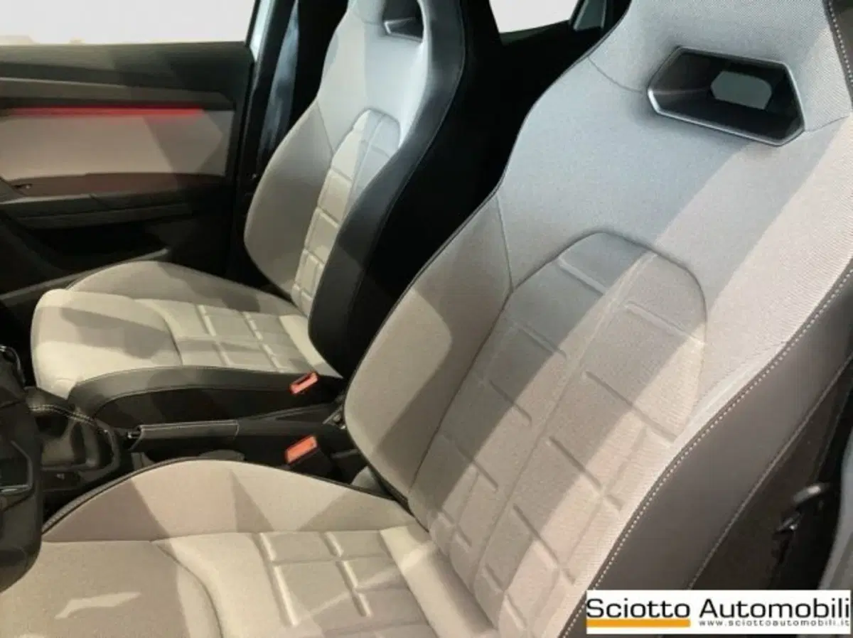 SEAT Ibiza nuova a Messina (9)