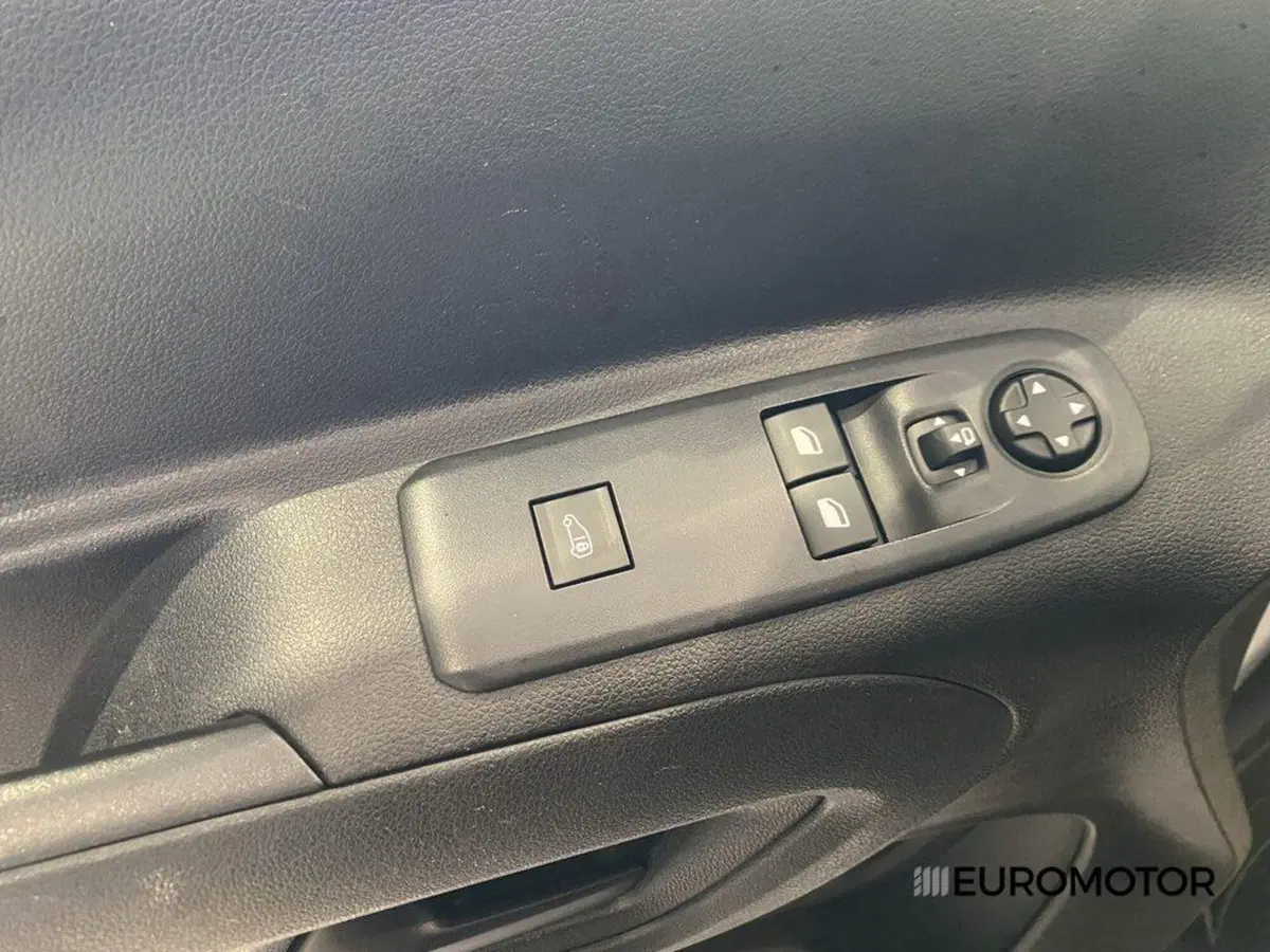 Peugeot Partner Furgone usata a Bari (10)