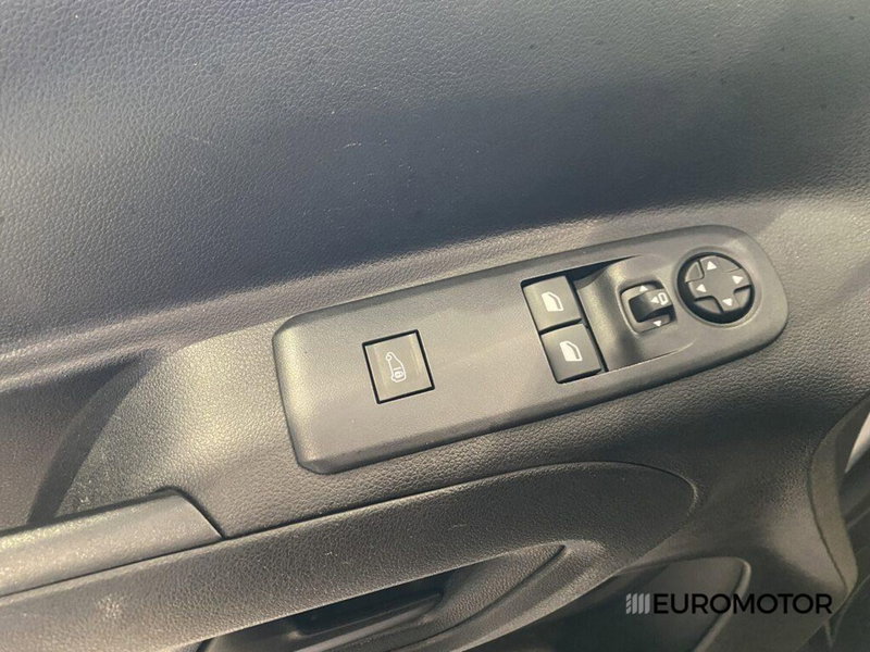 Peugeot Partner Furgone usata a Bari (10)