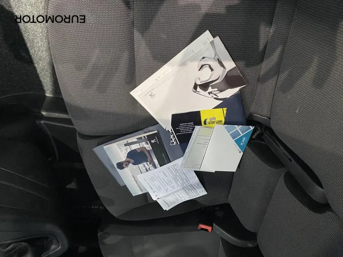 Peugeot Partner Furgone usata a Bari (15)