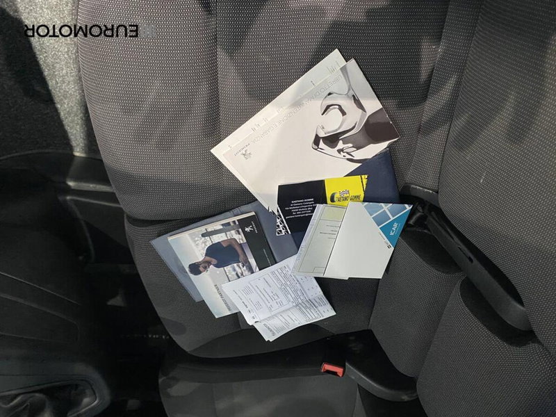 Peugeot Partner Furgone usata a Bari (15)