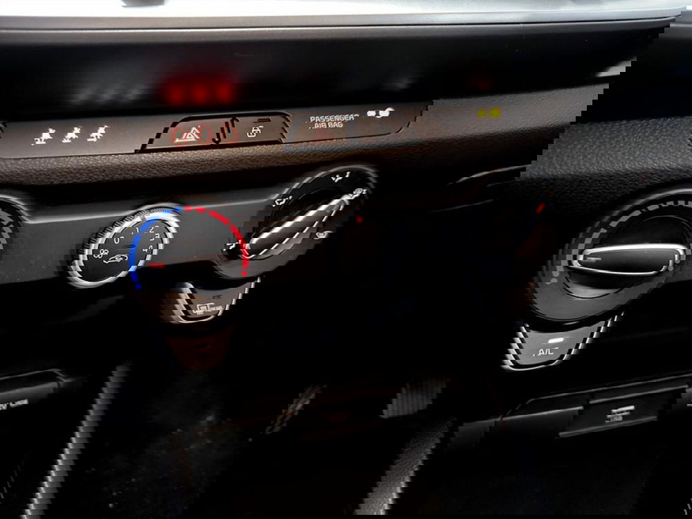 Kia Stonic nuova a Verona (14)