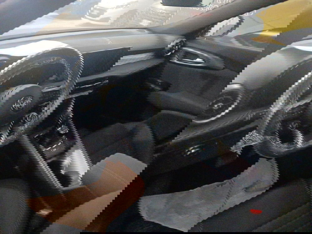 Alfa Romeo Tonale usata a Lecce (13)