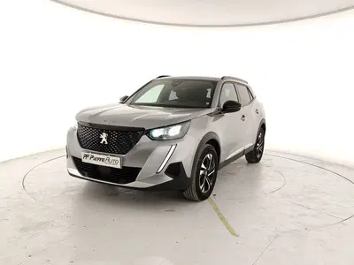 Peugeot 2008 PureTech 130 S&amp;S Allure Pack del 2023 usata a Teramo