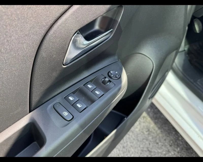 Opel Corsa nuova a Treviso (20)