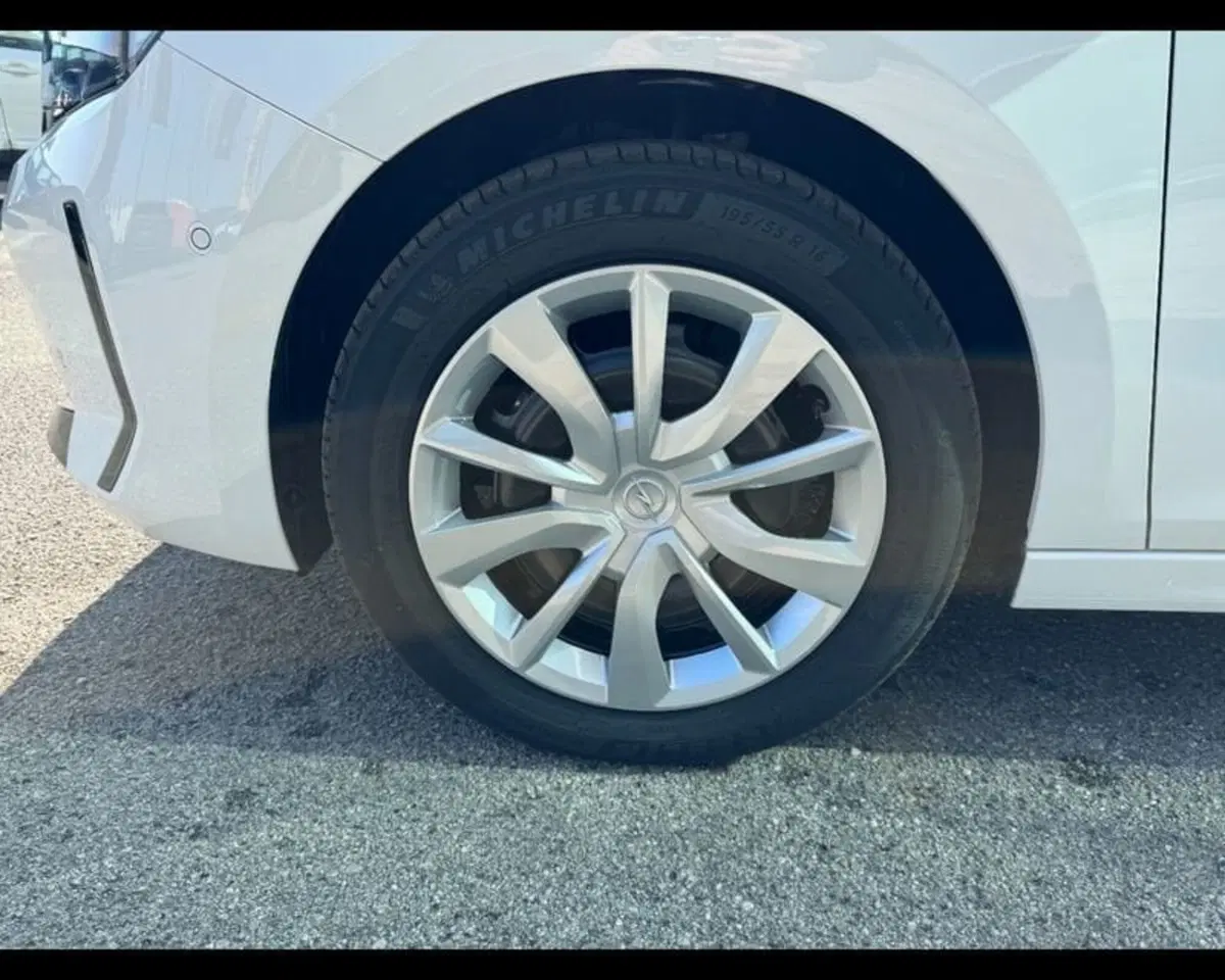 Opel Corsa nuova a Treviso (9)