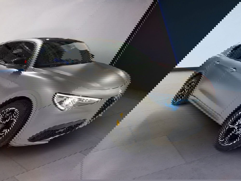 Alfa Romeo Stelvio usata a Torino (3)