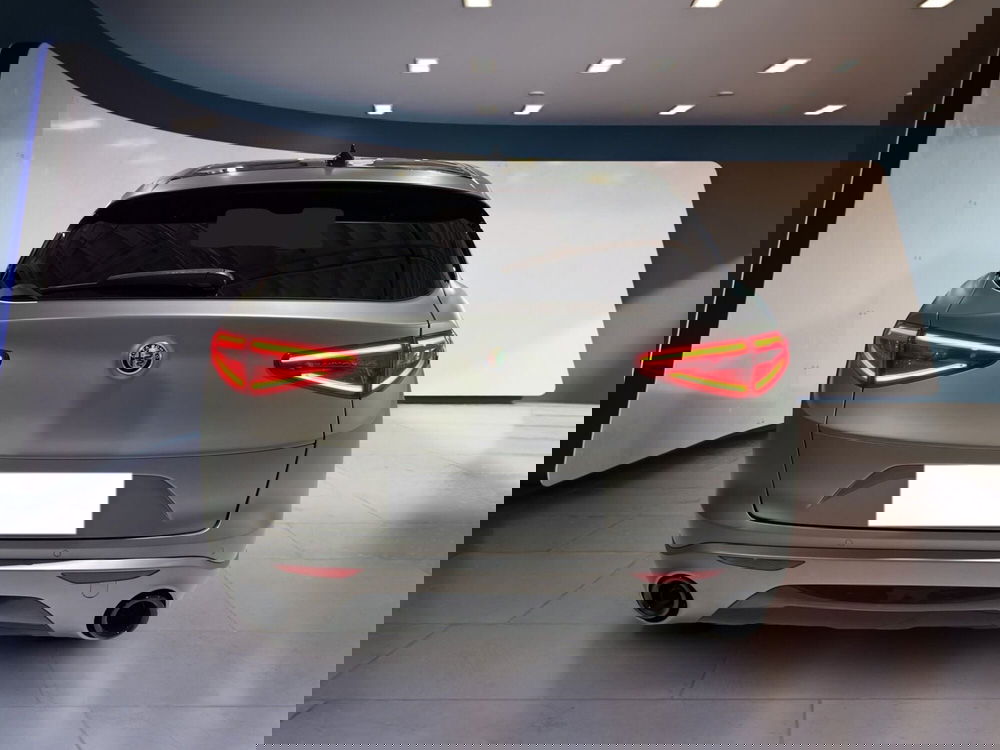Alfa Romeo Stelvio usata a Torino (5)