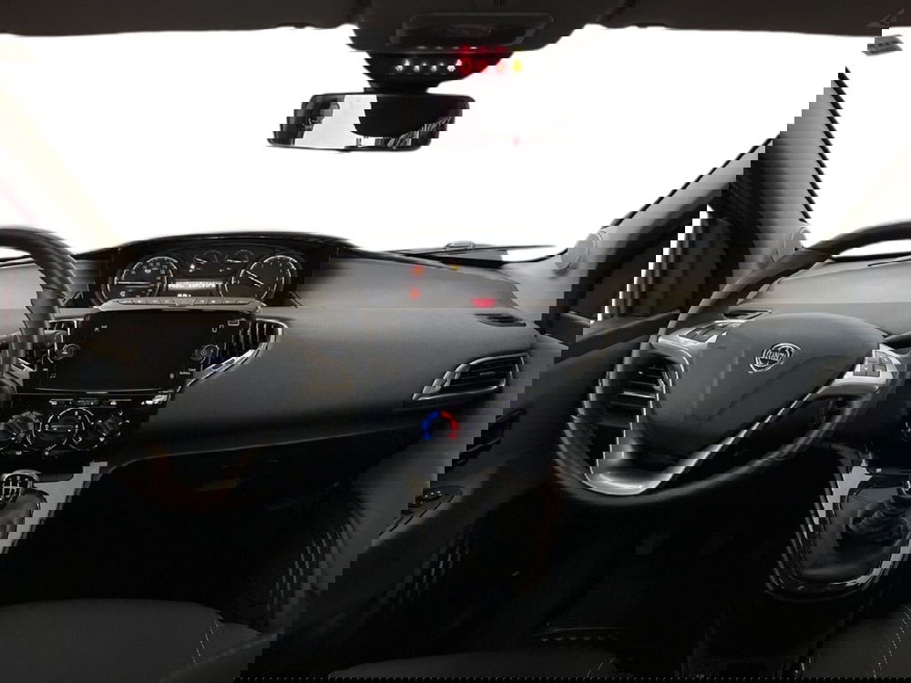 Lancia Ypsilon usata a Torino (10)