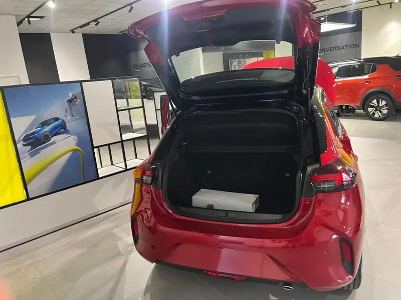 Opel Corsa nuova a Milano (10)