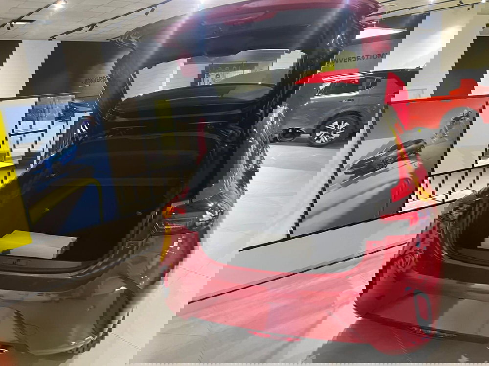 Opel Corsa nuova a Milano (10)