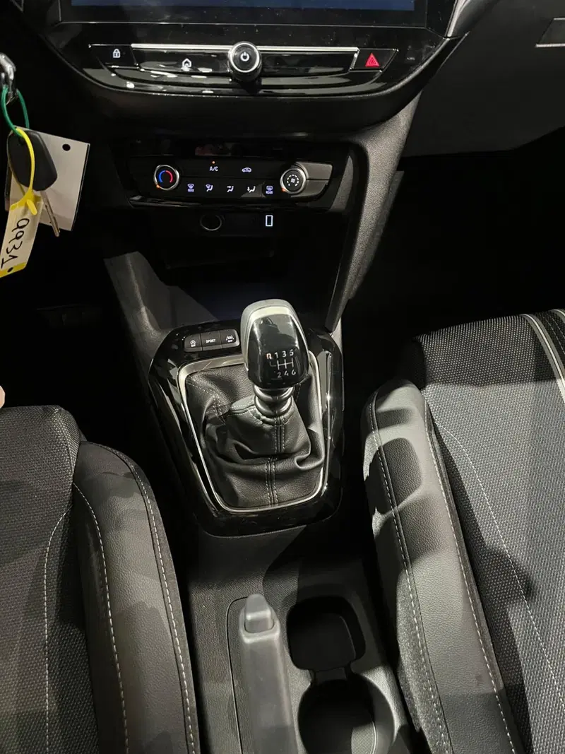 Opel Corsa nuova a Milano (18)