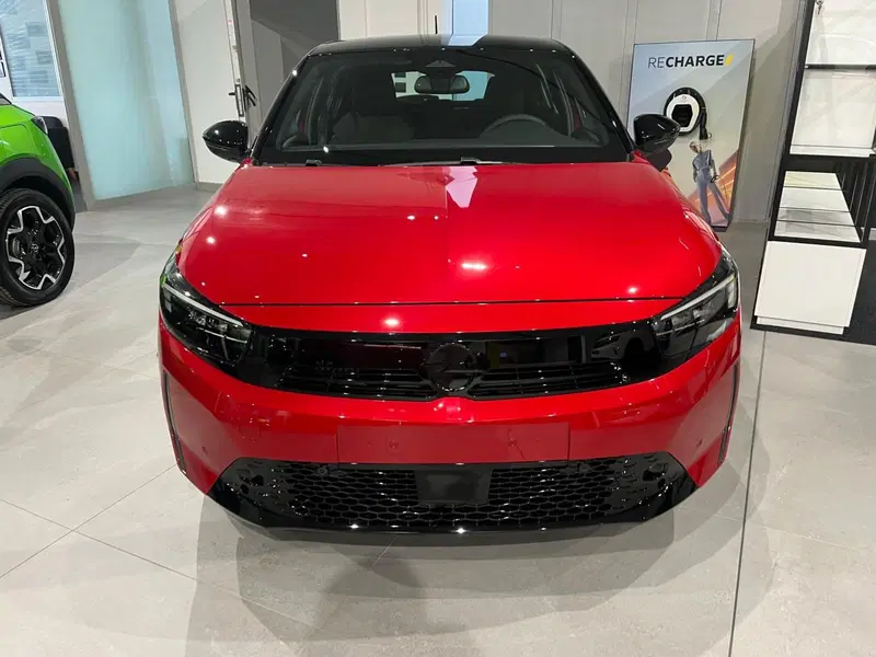 Opel Corsa nuova a Milano (2)