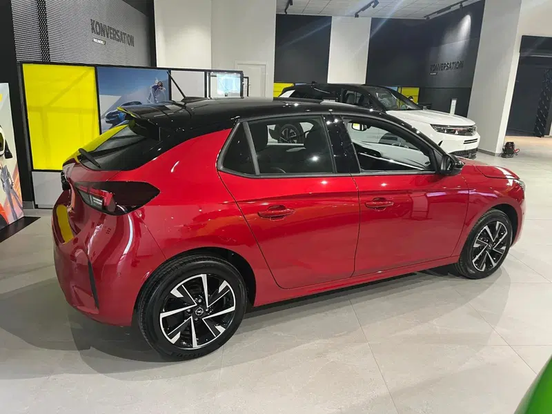 Opel Corsa nuova a Milano (5)