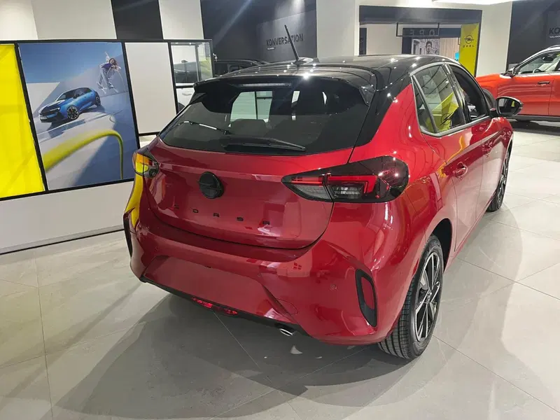Opel Corsa nuova a Milano (8)
