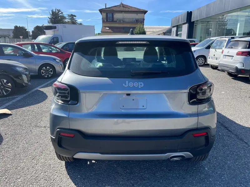 Jeep Avenger nuova a Milano (10)
