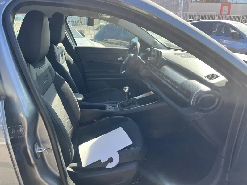 Jeep Avenger nuova a Milano (14)
