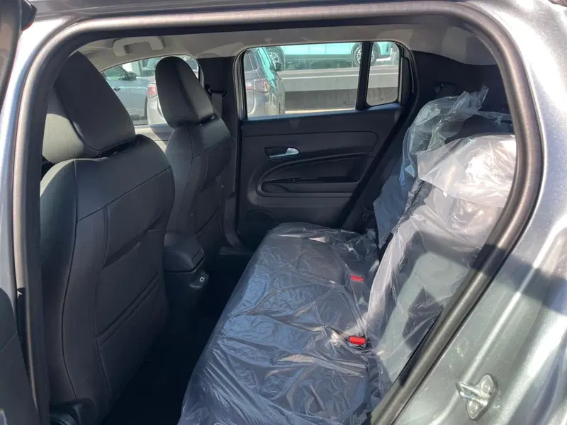 Jeep Avenger nuova a Milano (15)