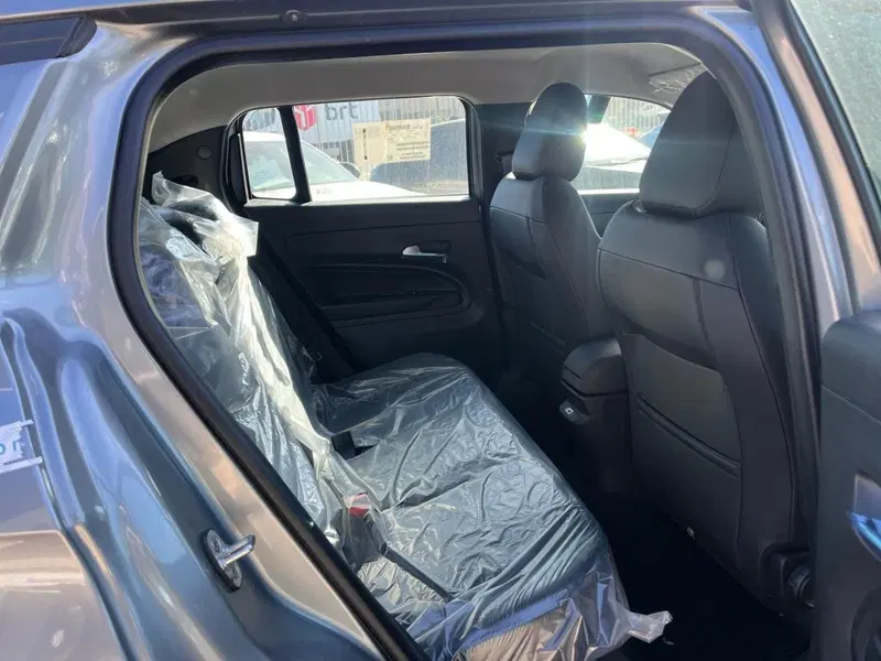 Jeep Avenger nuova a Milano (16)