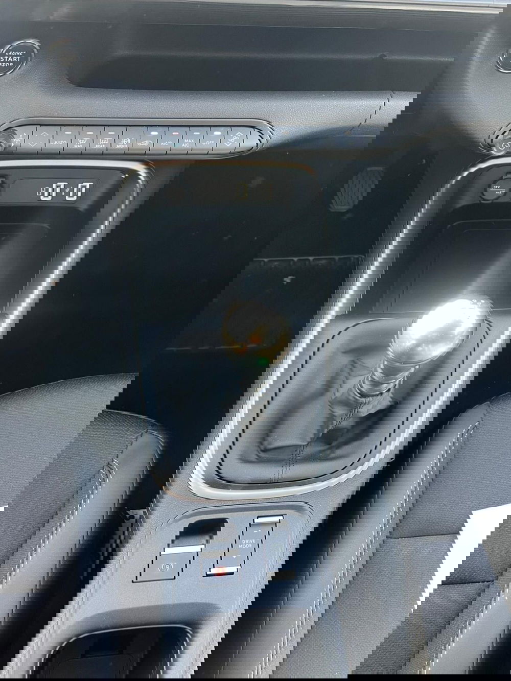 Jeep Avenger nuova a Milano (19)