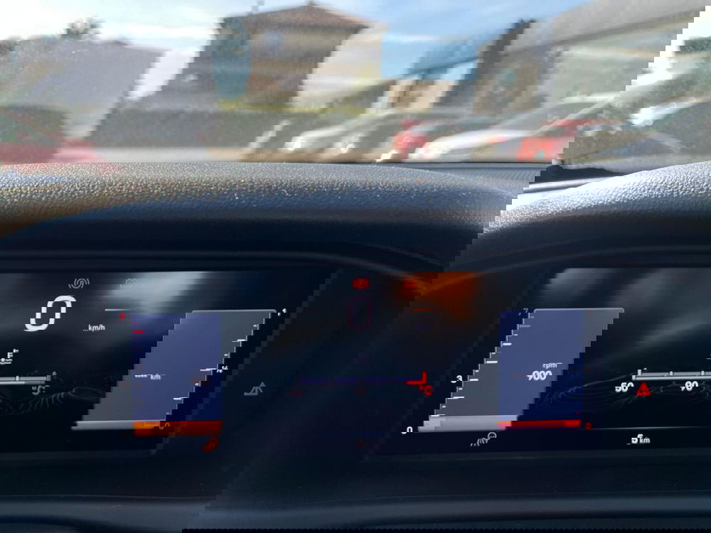 Jeep Avenger nuova a Milano (20)