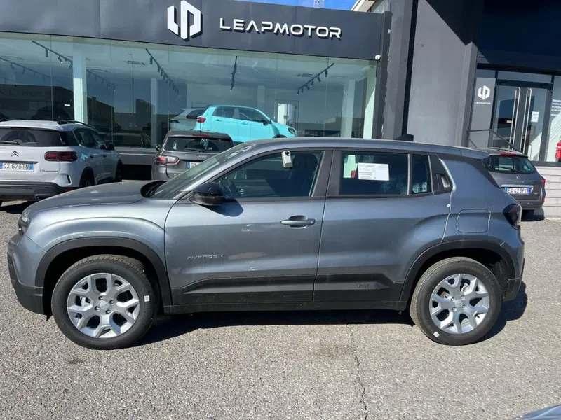 Jeep Avenger nuova a Milano (6)