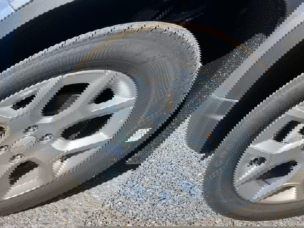 Jeep Avenger nuova a Milano (7)