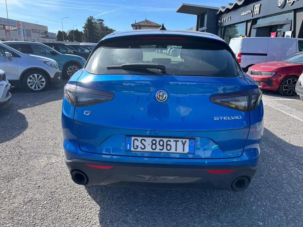 Alfa Romeo Stelvio usata a Milano (10)