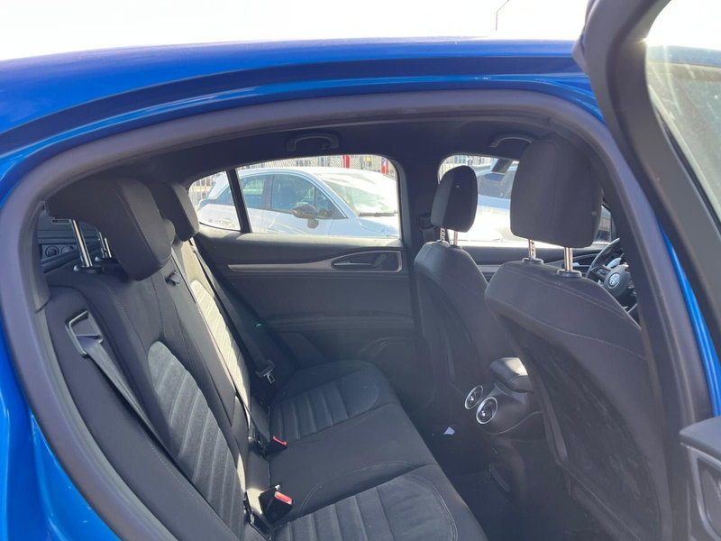 Alfa Romeo Stelvio usata a Milano (16)