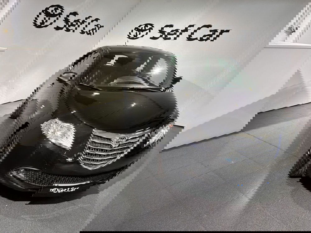 Lancia Ypsilon usata a Milano (3)