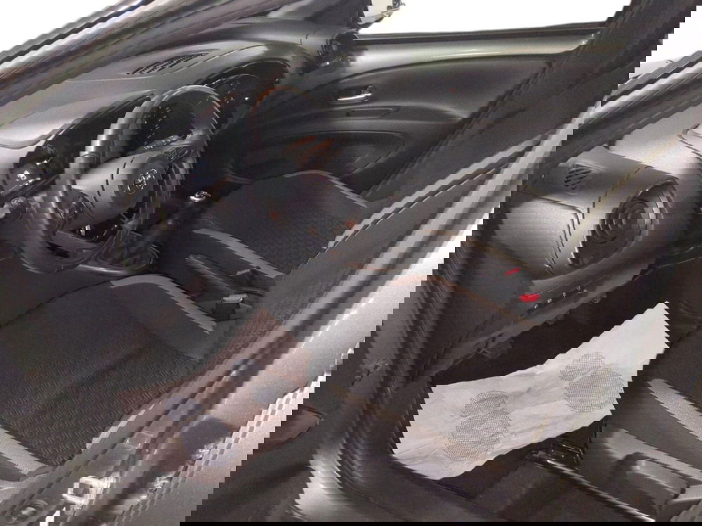 Toyota Aygo X usata a Milano (11)