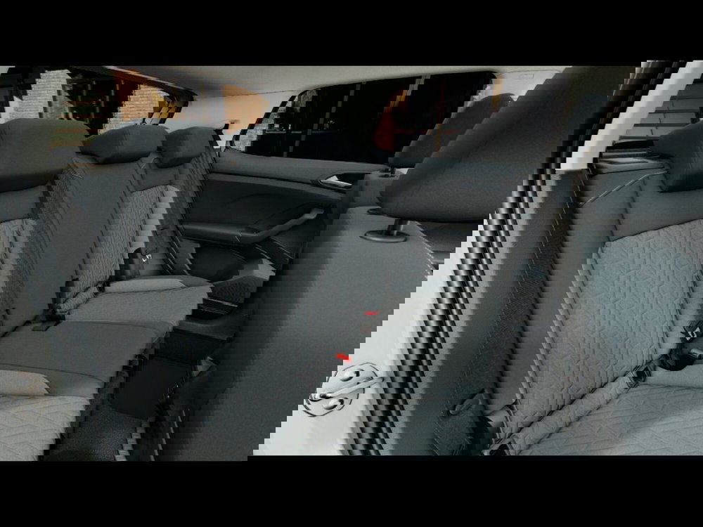 Volkswagen Taigo nuova a Livorno (9)