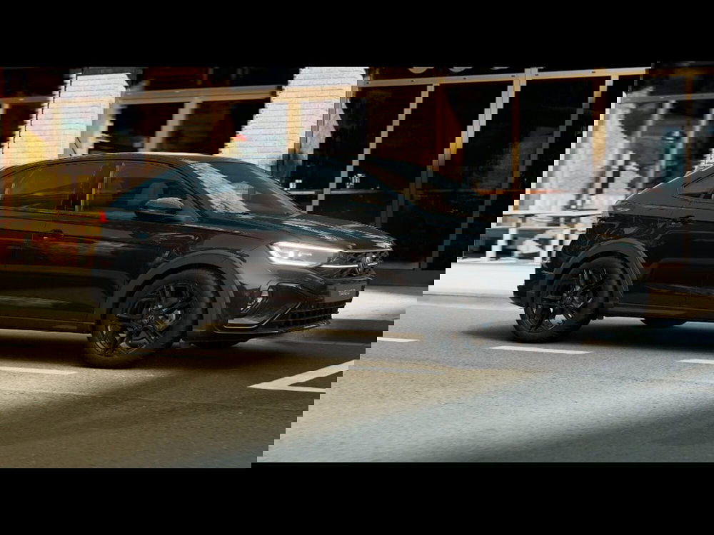 Volkswagen Taigo nuova a Livorno (3)