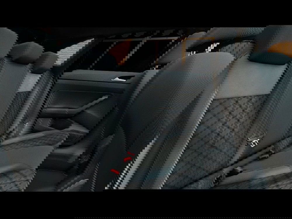 Volkswagen Taigo nuova a Livorno (8)