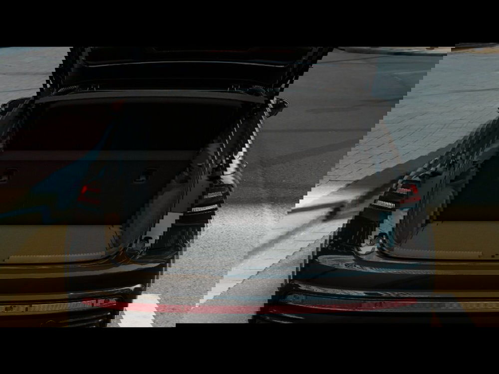 Volkswagen Taigo nuova a Livorno (9)