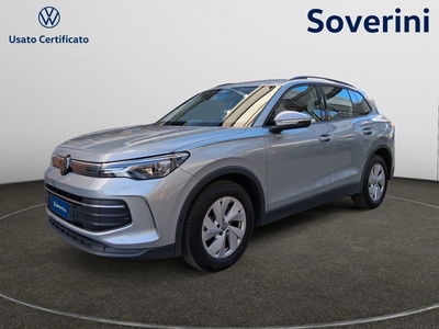 Volkswagen Tiguan 2.0 TDI 150 CV SCR DSG 4MOTION Life del 2024 usata a Bologna