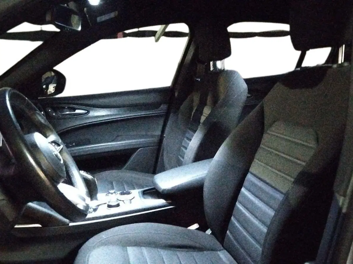Alfa Romeo Stelvio usata a Pescara (12)