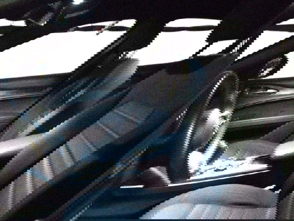 Alfa Romeo Stelvio usata a Pescara (12)