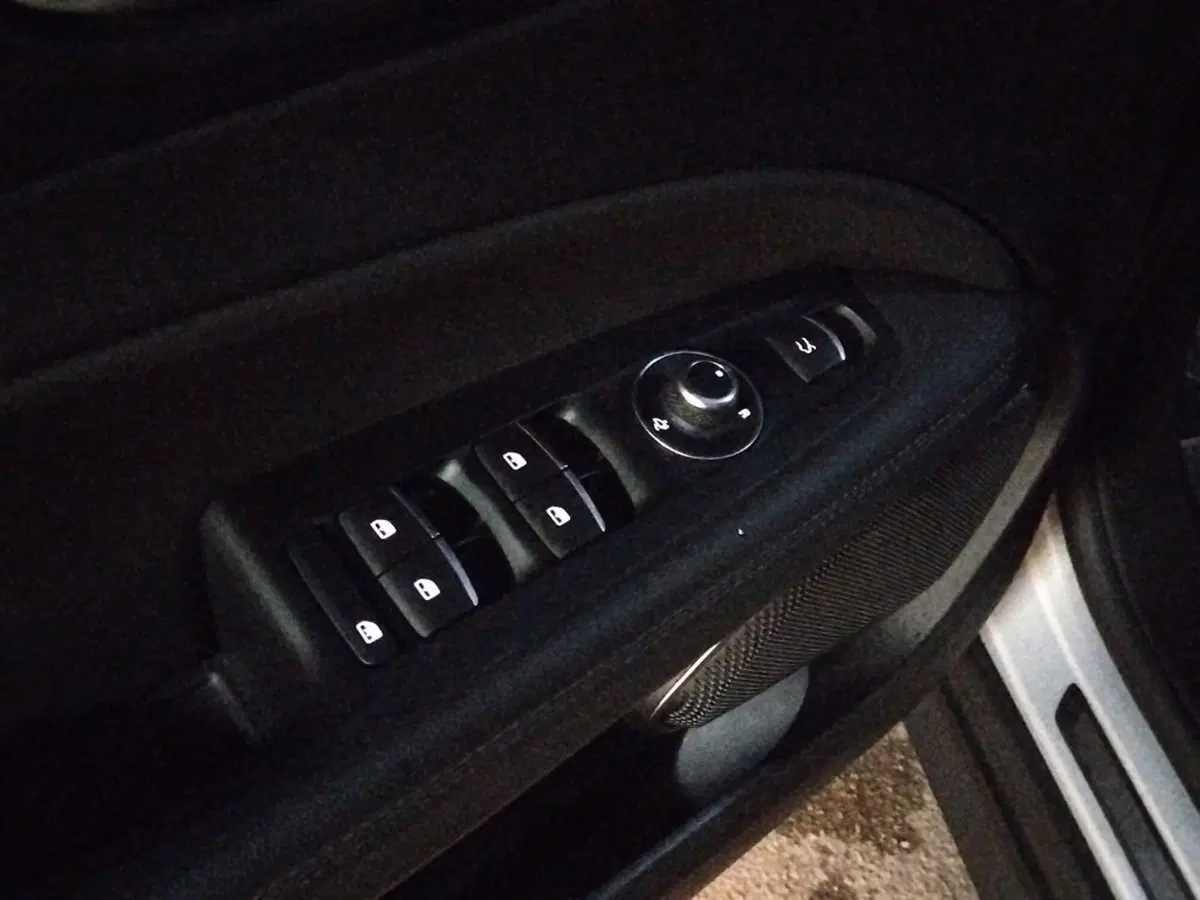 Alfa Romeo Stelvio usata a Pescara (13)