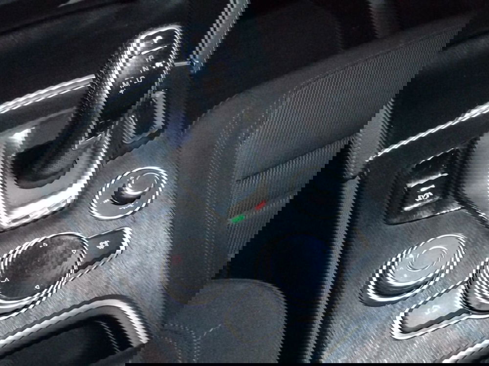 Alfa Romeo Stelvio usata a Pescara (16)