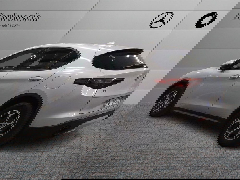 Alfa Romeo Stelvio usata a Pescara (4)