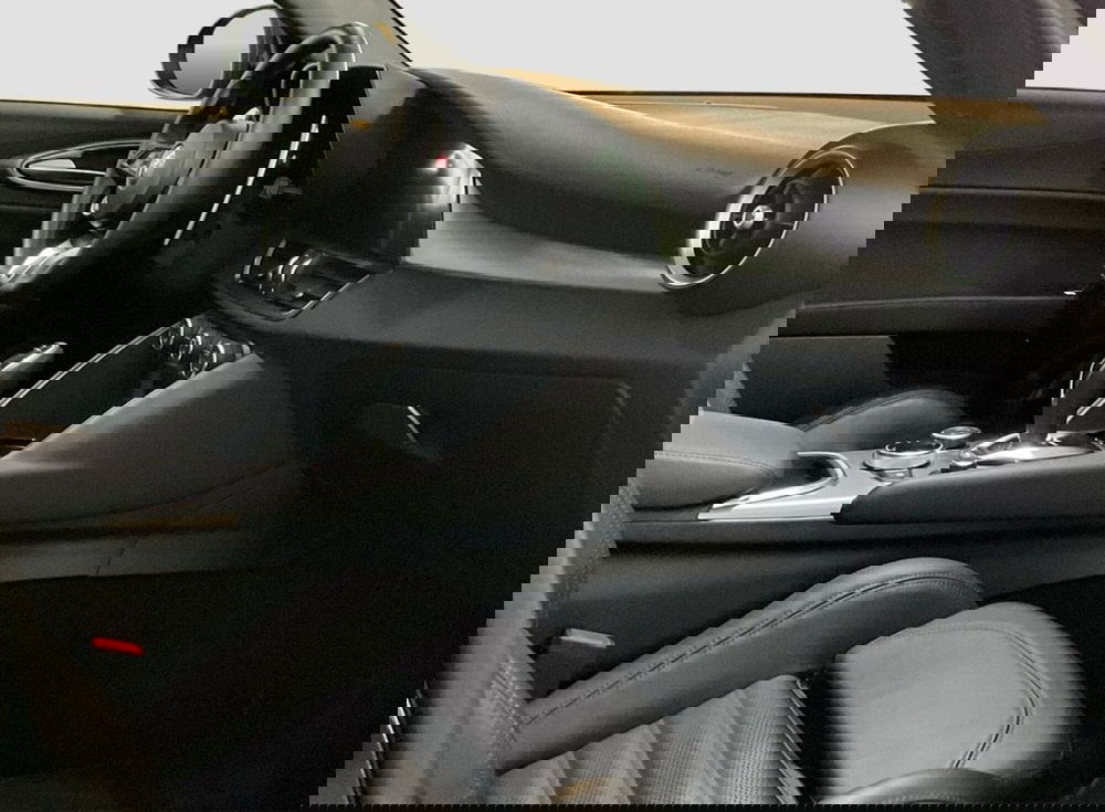 Alfa Romeo Giulia usata a Padova (13)