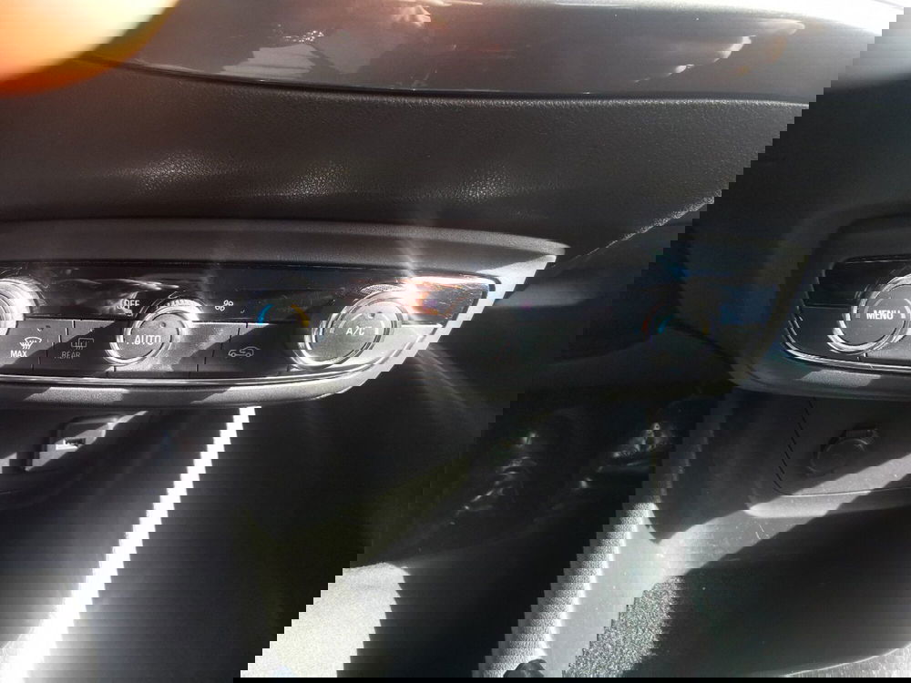 Opel Crossland X usata a Taranto (17)