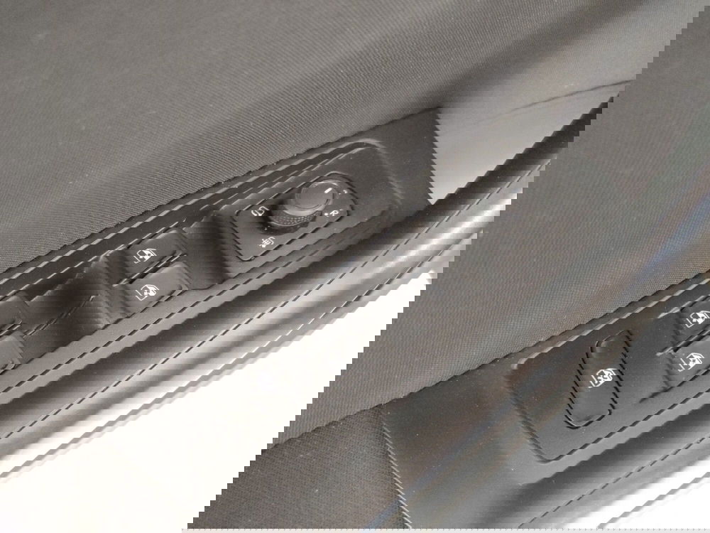 Volkswagen T-Roc usata a Napoli (13)