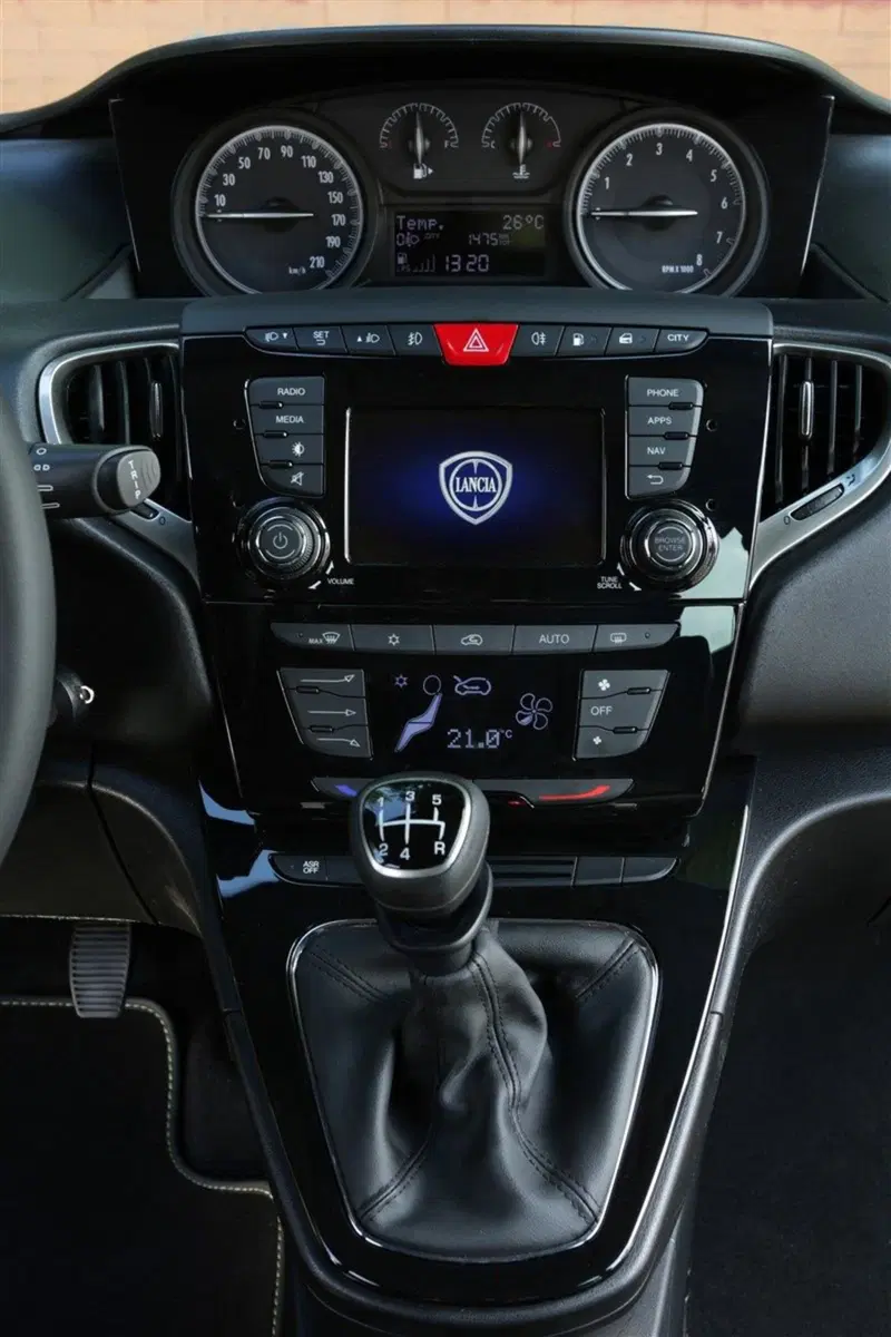 Lancia Ypsilon usata a Palermo (11)