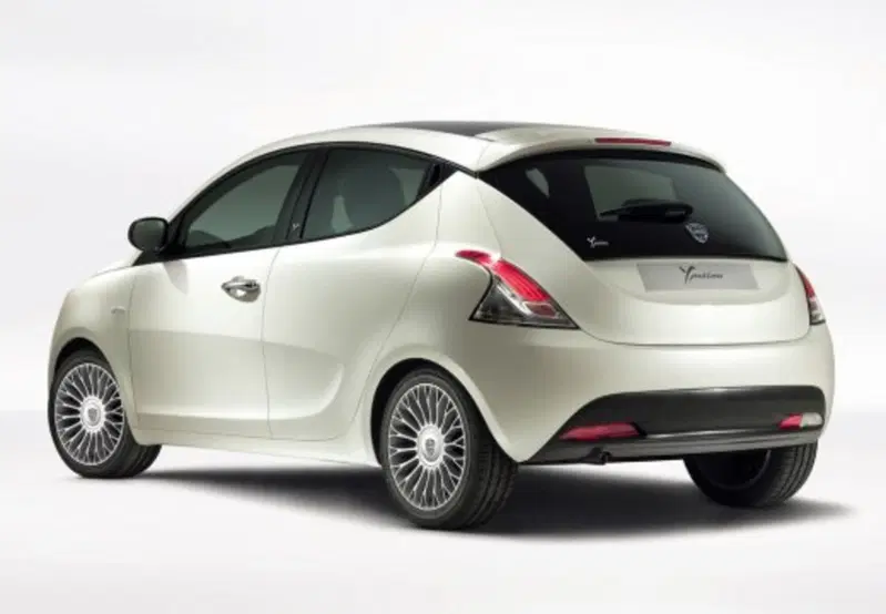 Lancia Ypsilon usata a Palermo (19)