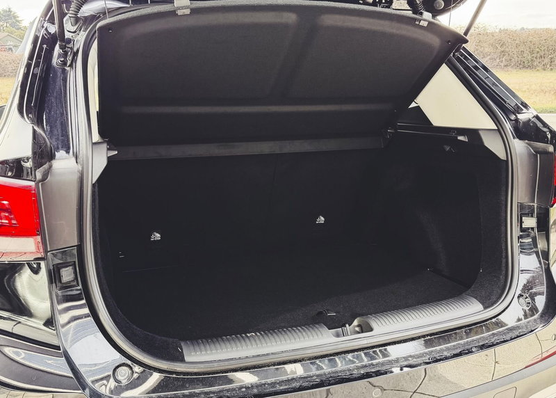 Mg ZS nuova a Novara (7)